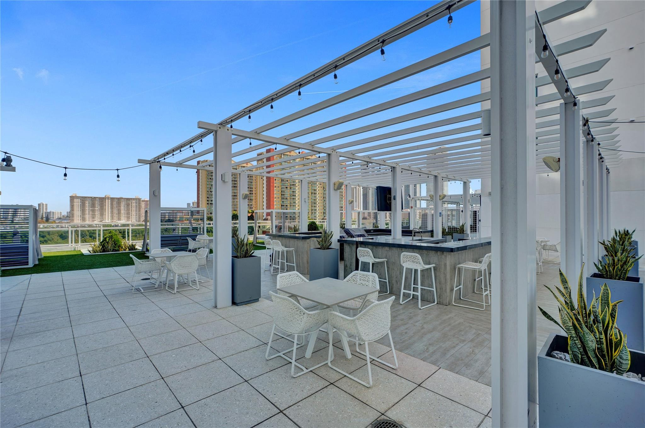400 Sunny Isles #2005, Sunny Isles Beach FL 33160