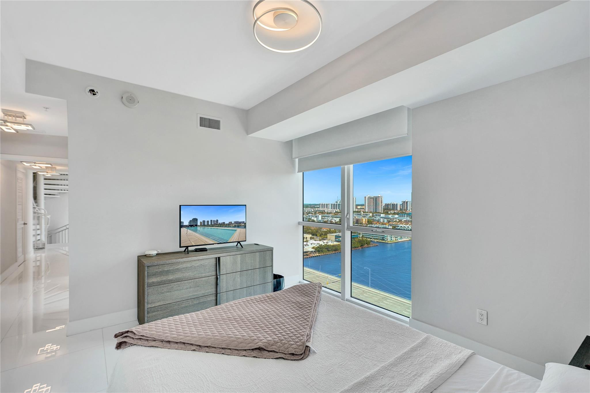 400 Sunny Isles #2005, Sunny Isles Beach FL 33160