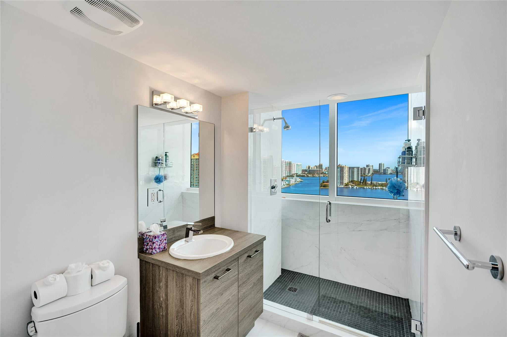 400 Sunny Isles #2005, Sunny Isles Beach FL 33160