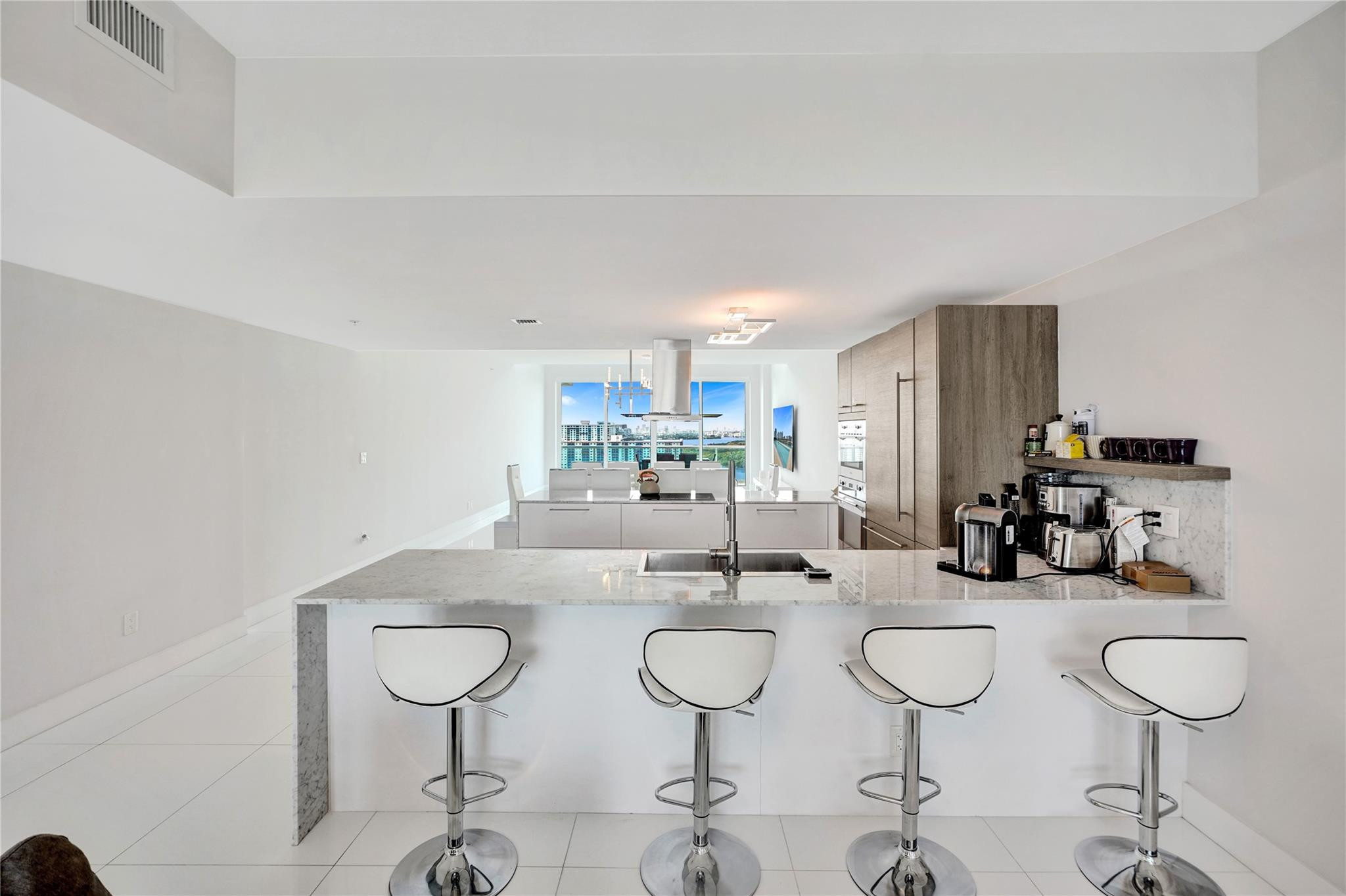 400 Sunny Isles #2005, Sunny Isles Beach FL 33160