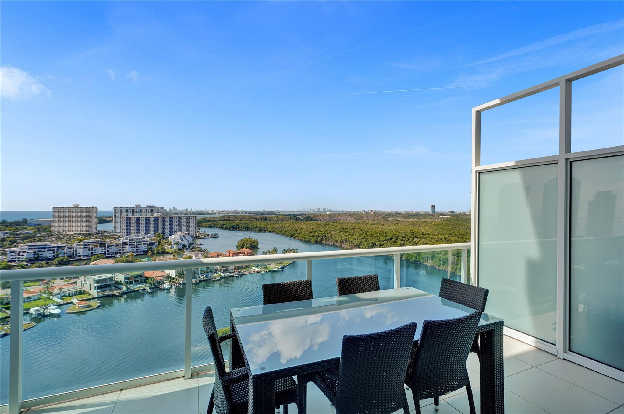 400 Sunny Isles #2005, Sunny Isles Beach FL 33160