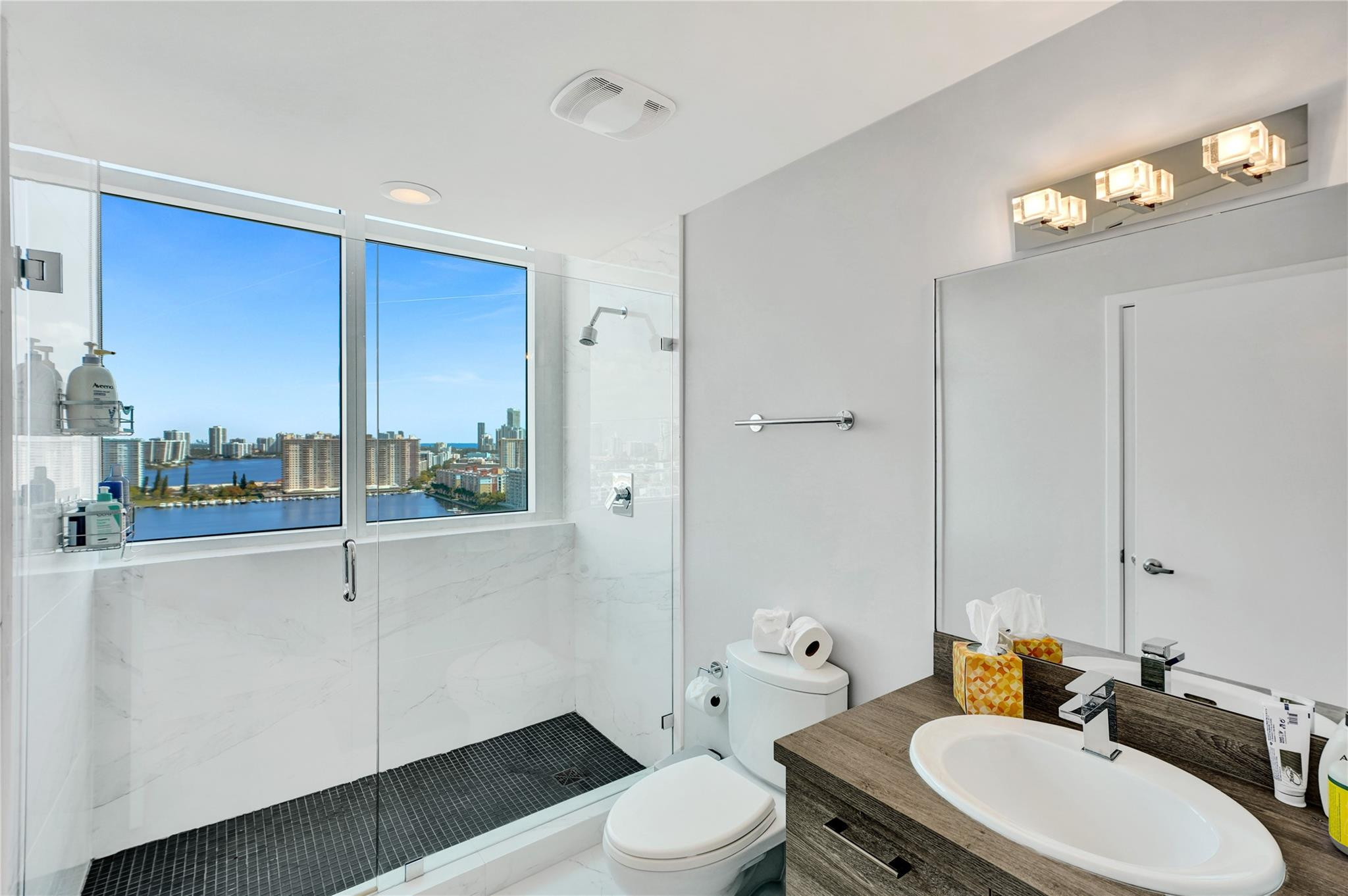 400 Sunny Isles #2005, Sunny Isles Beach FL 33160