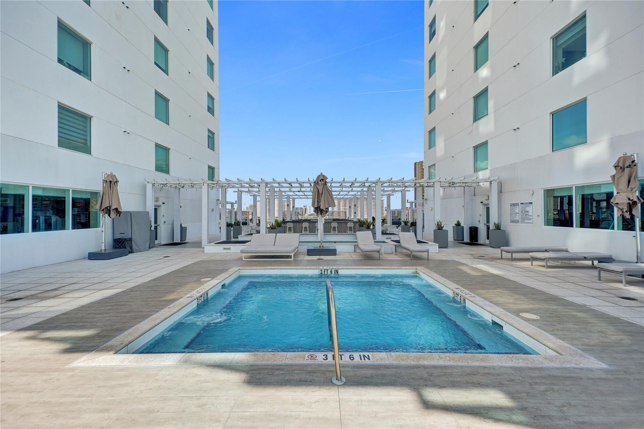 400 Sunny Isles #2005, Sunny Isles Beach FL 33160