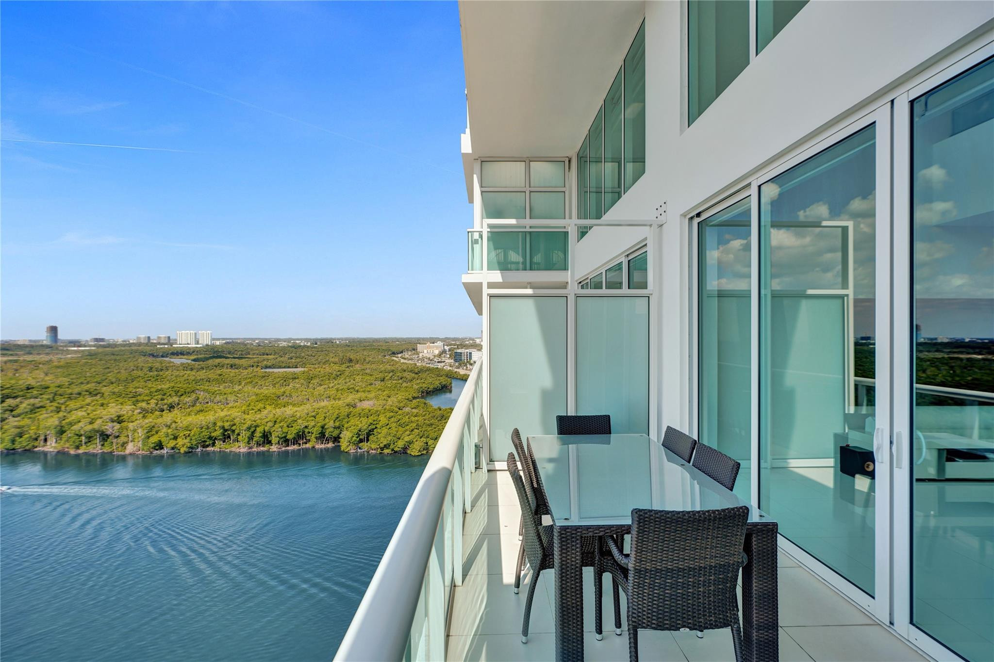 400 Sunny Isles #2005, Sunny Isles Beach FL 33160