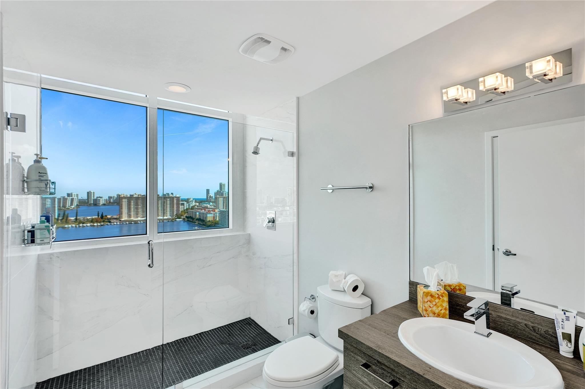 400 Sunny Isles #2005, Sunny Isles Beach FL 33160