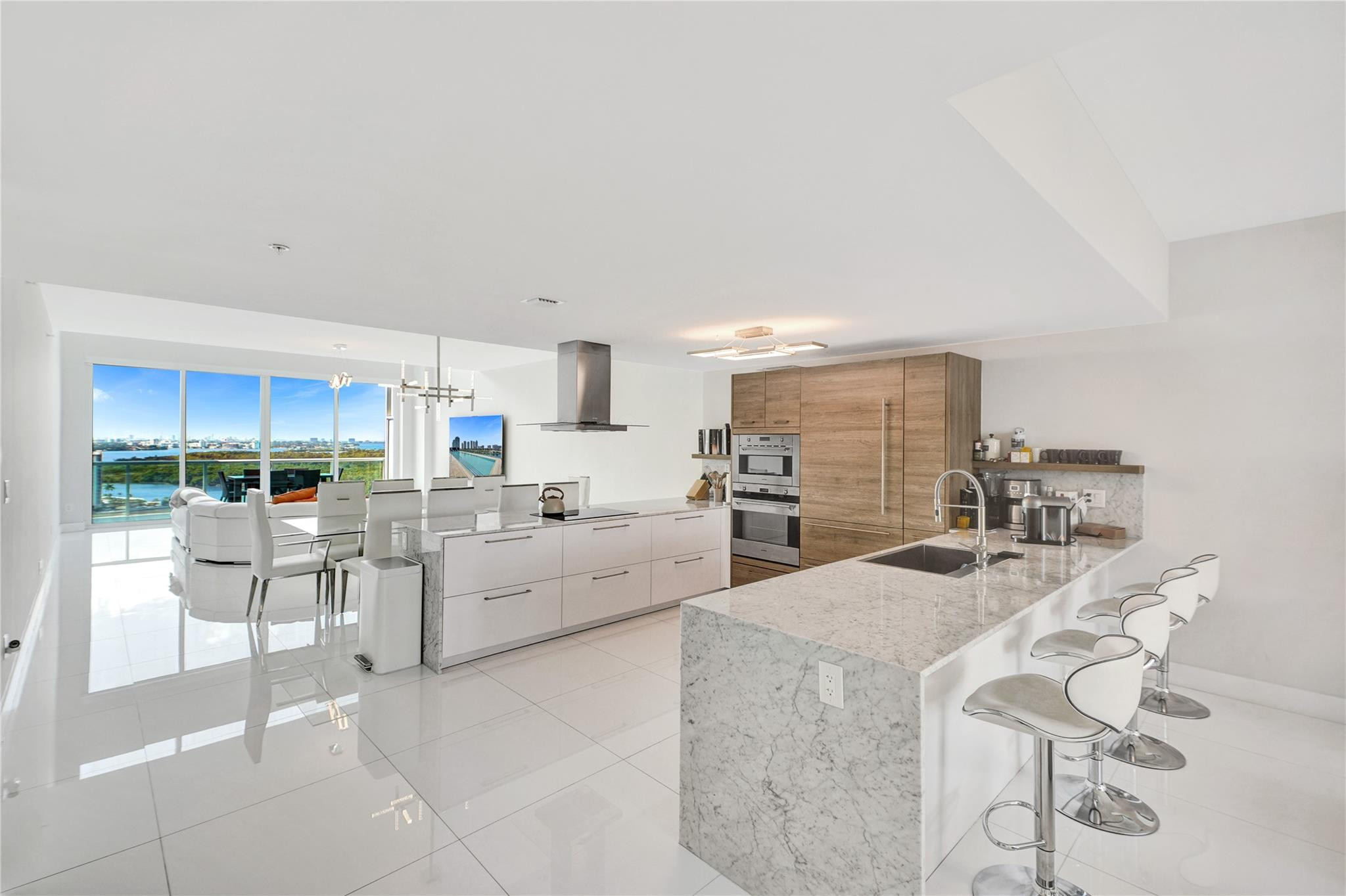 400 Sunny Isles #2005, Sunny Isles Beach FL 33160