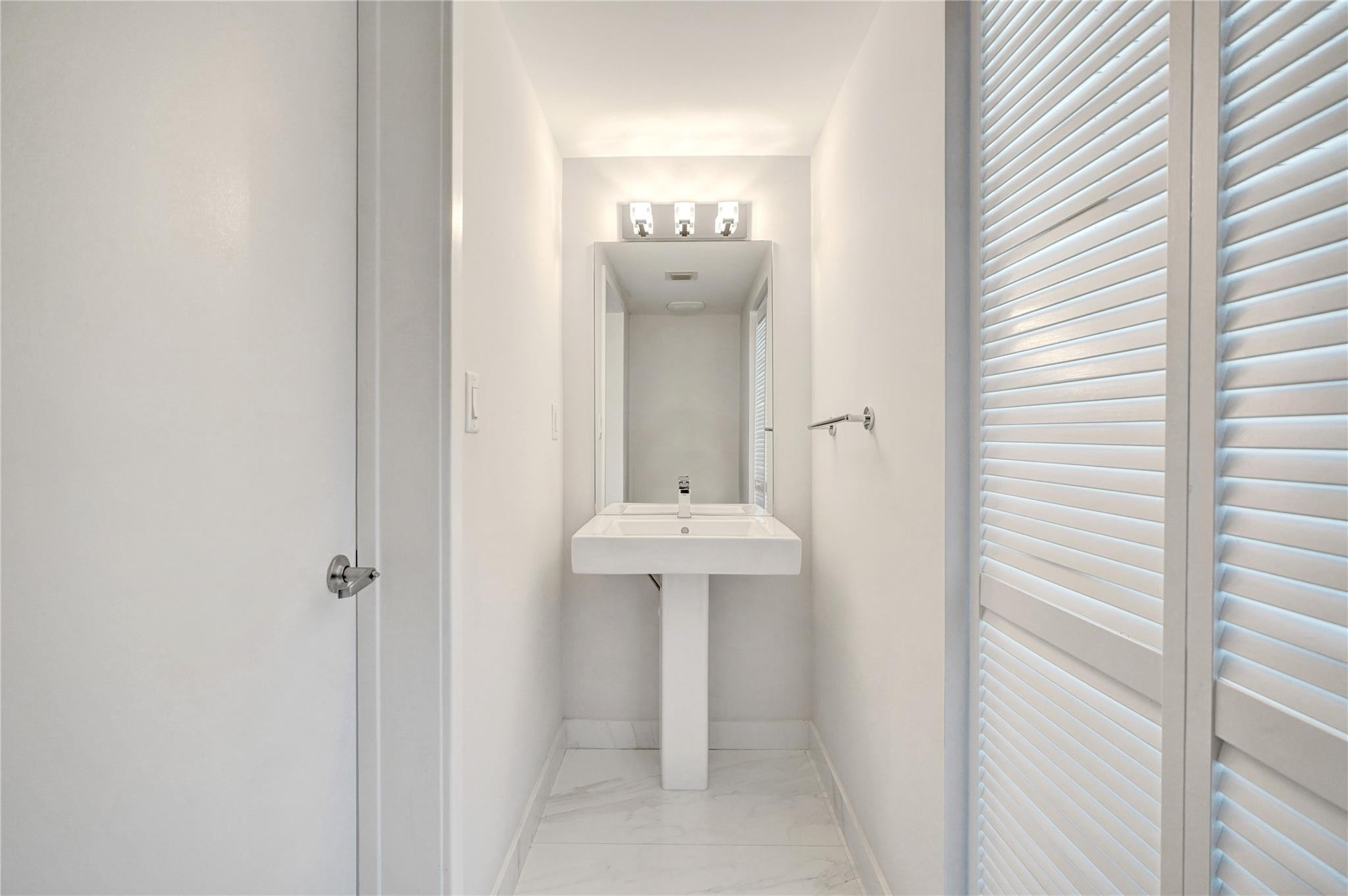 400 Sunny Isles #2005, Sunny Isles Beach FL 33160