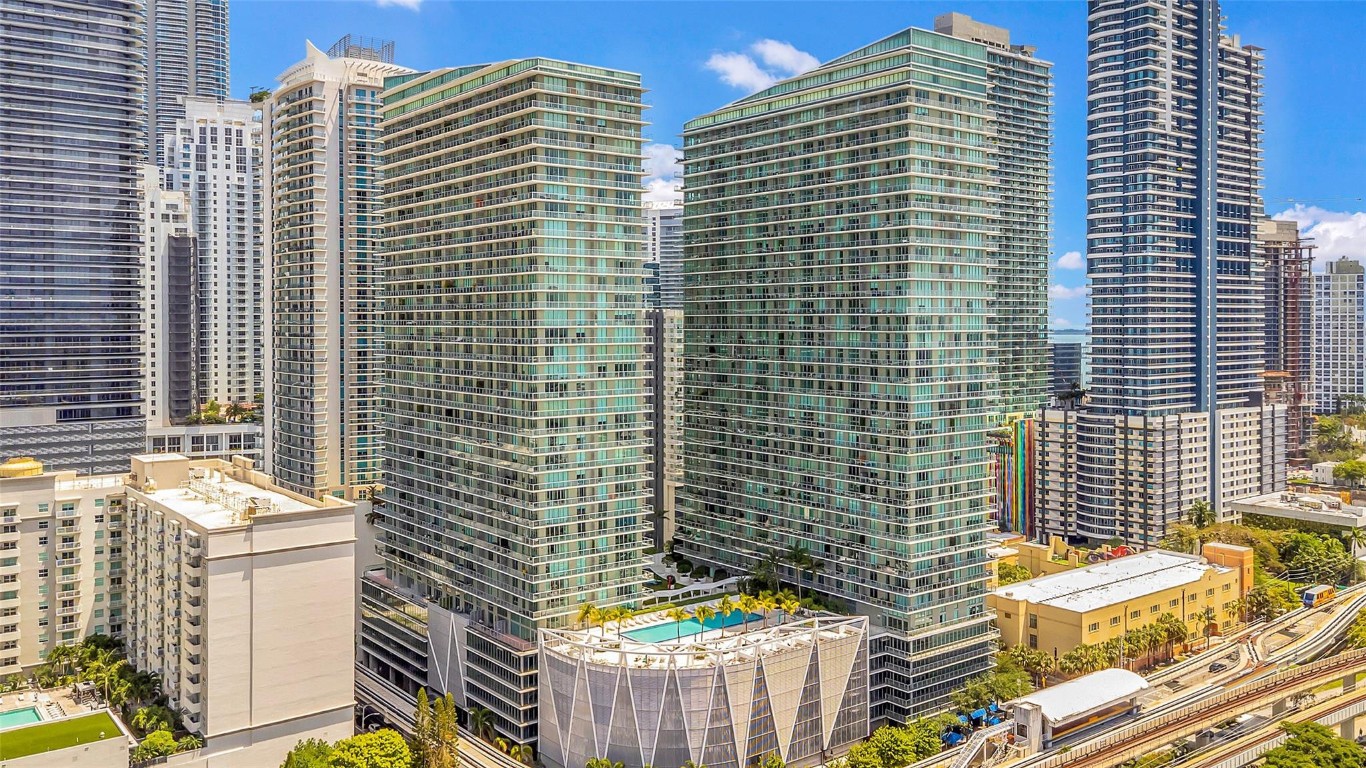 1111 SW 1st #1224N, Miami FL 33130