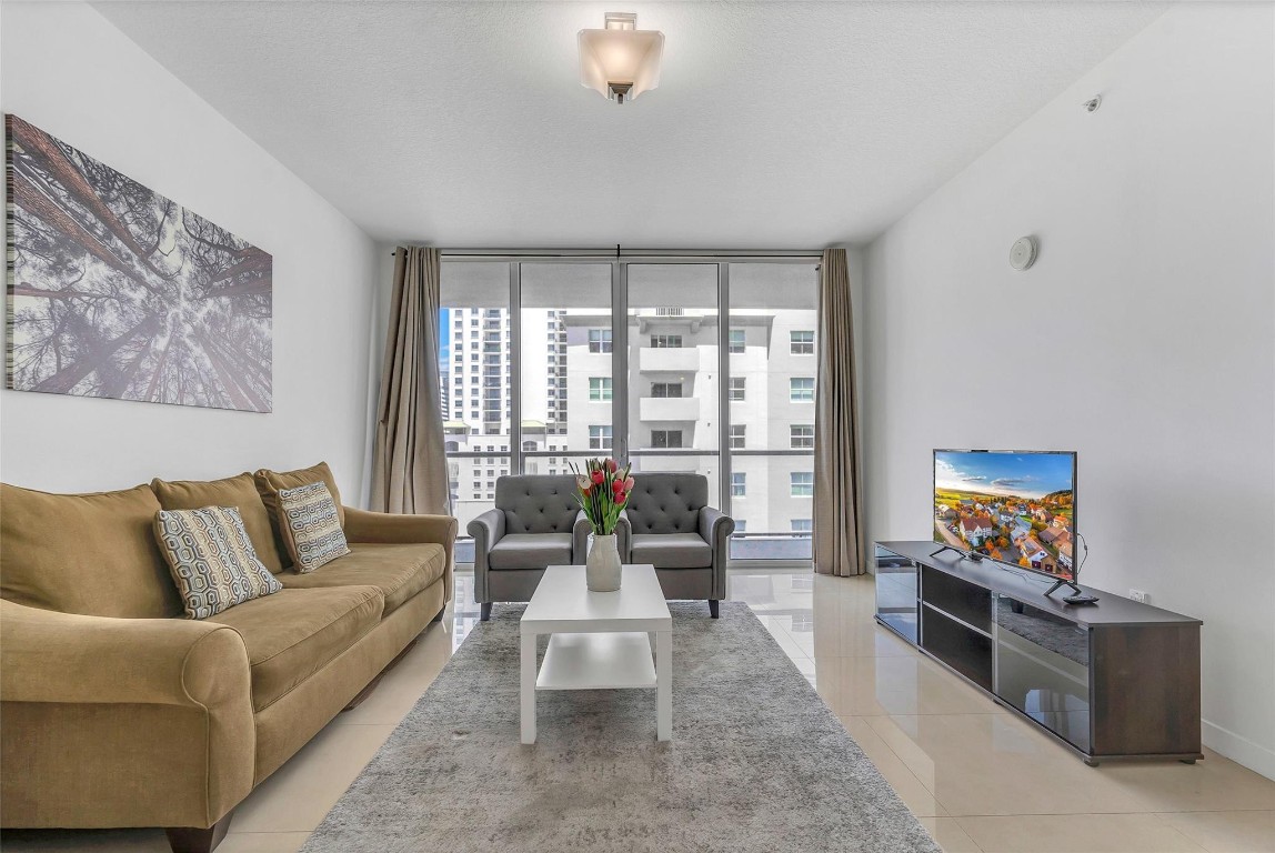 1111 SW 1st #1224N, Miami FL 33130