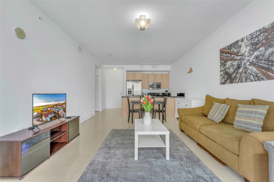 1111 SW 1st #1224N, Miami FL 33130
