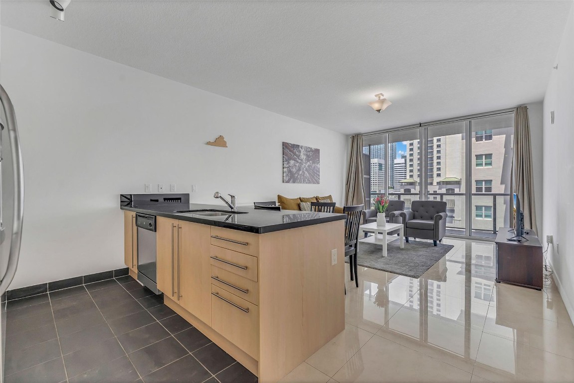 1111 SW 1st #1224N, Miami FL 33130