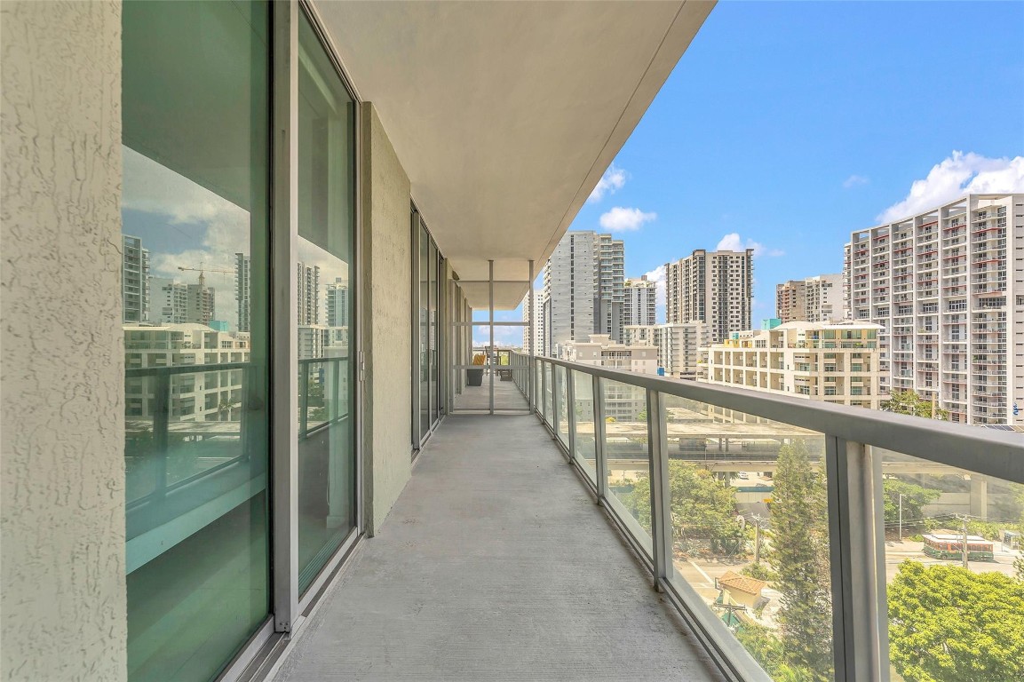 1111 SW 1st #1224N, Miami FL 33130
