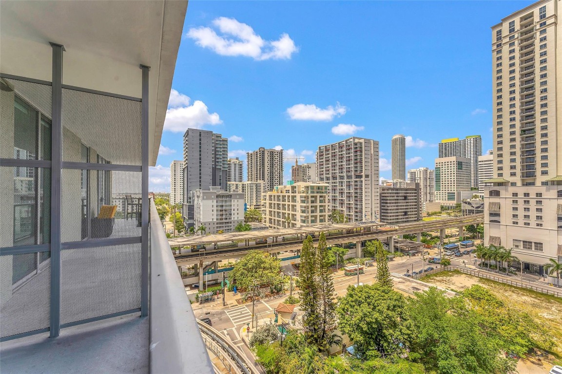 1111 SW 1st #1224N, Miami FL 33130