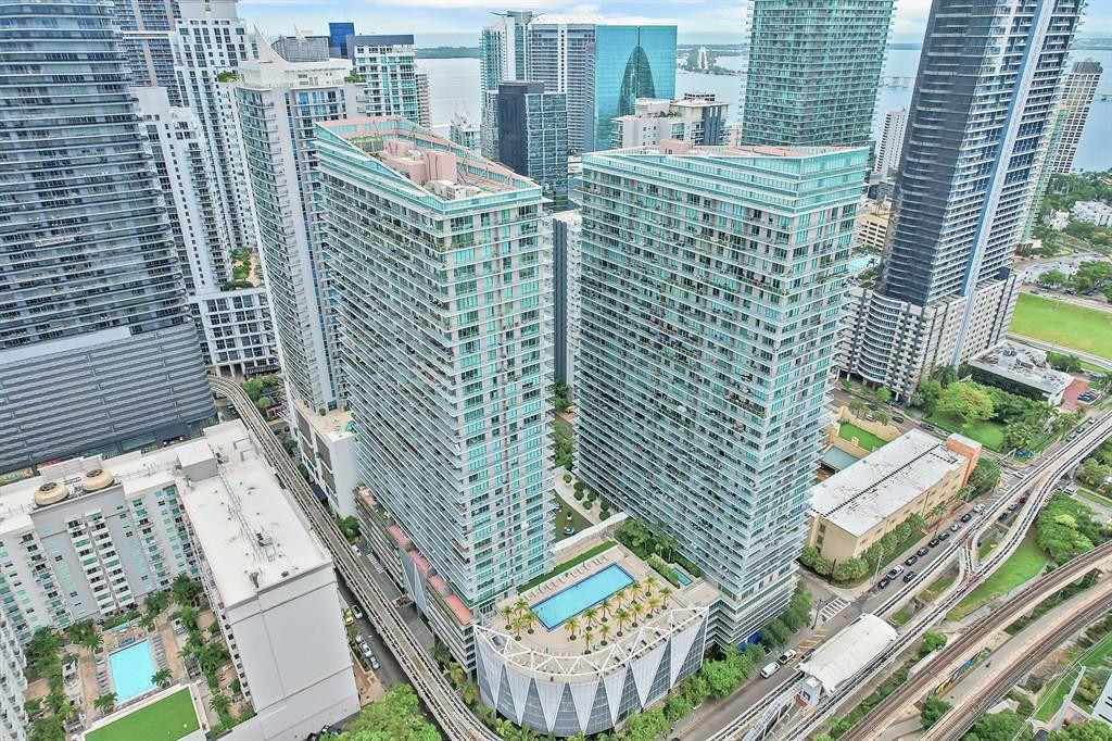 1111 SW 1st #1224N, Miami FL 33130