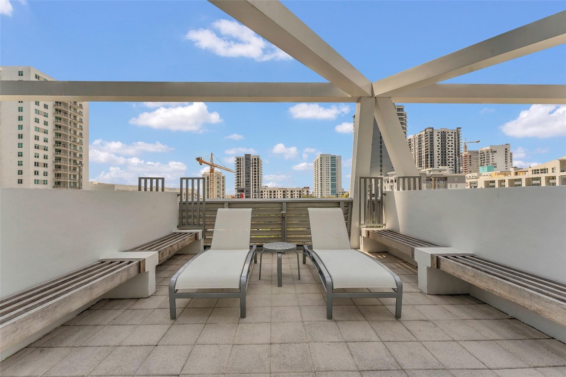 1111 SW 1st #1224N, Miami FL 33130