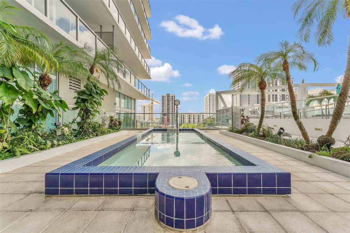 1111 SW 1st #1224N, Miami FL 33130