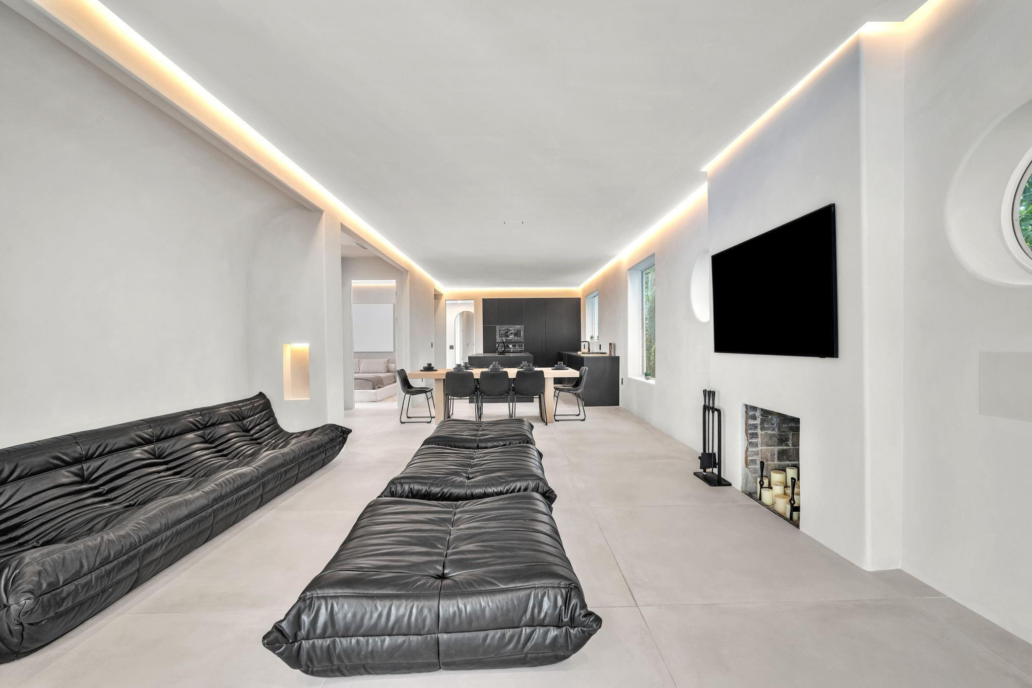 120 NE 25th, Miami FL 33137