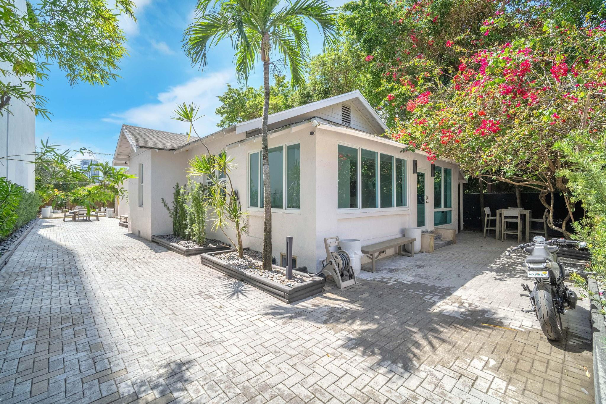 120 NE 25th, Miami FL 33137