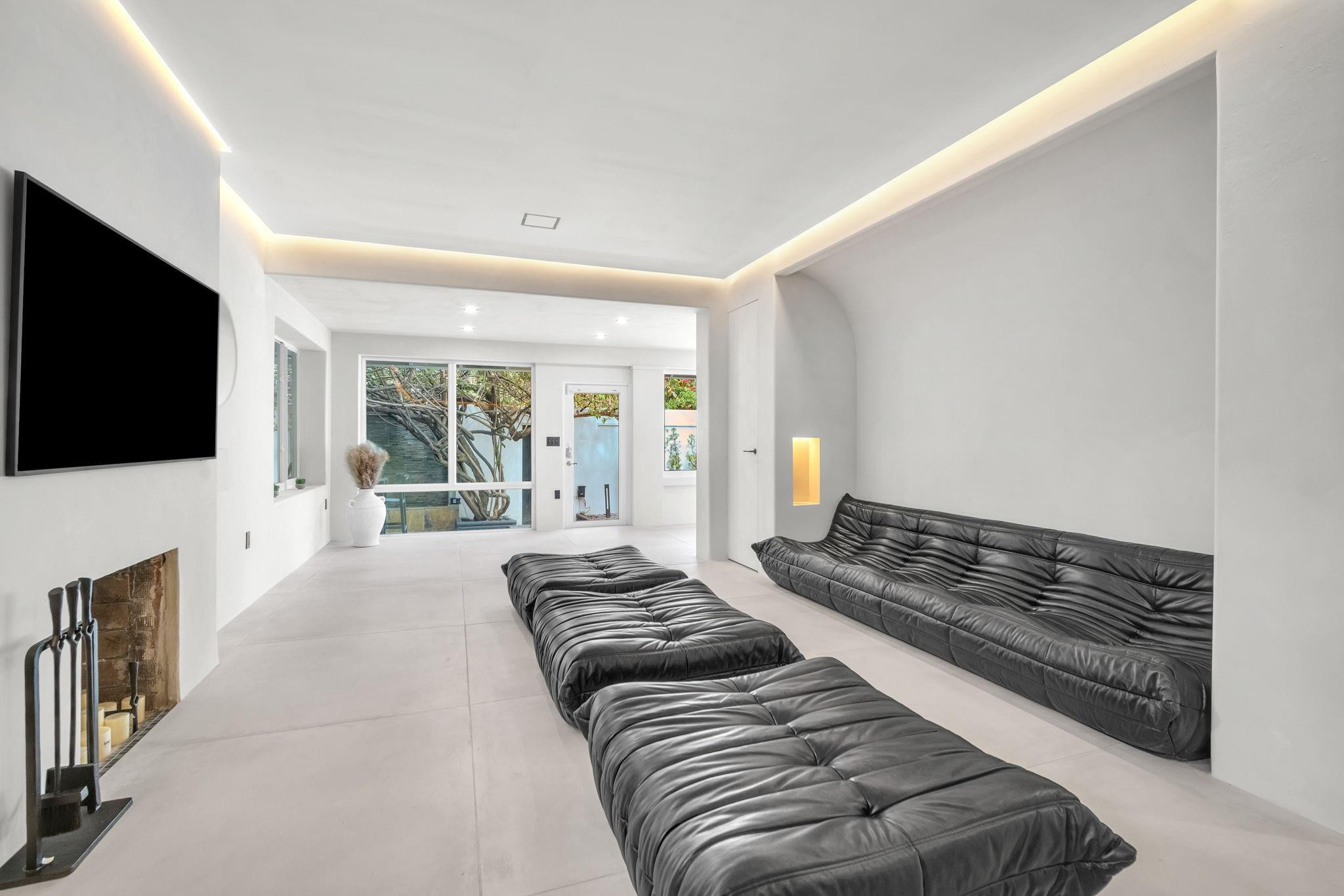 120 NE 25th, Miami FL 33137