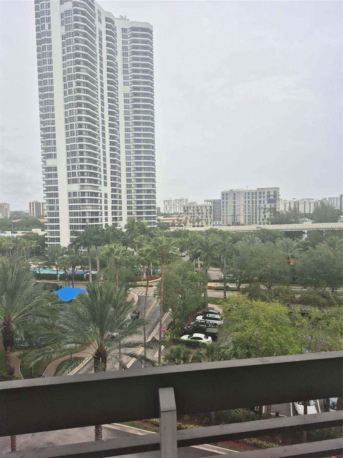 3600 Mystic Pointe Dr #811, Aventura FL 33180