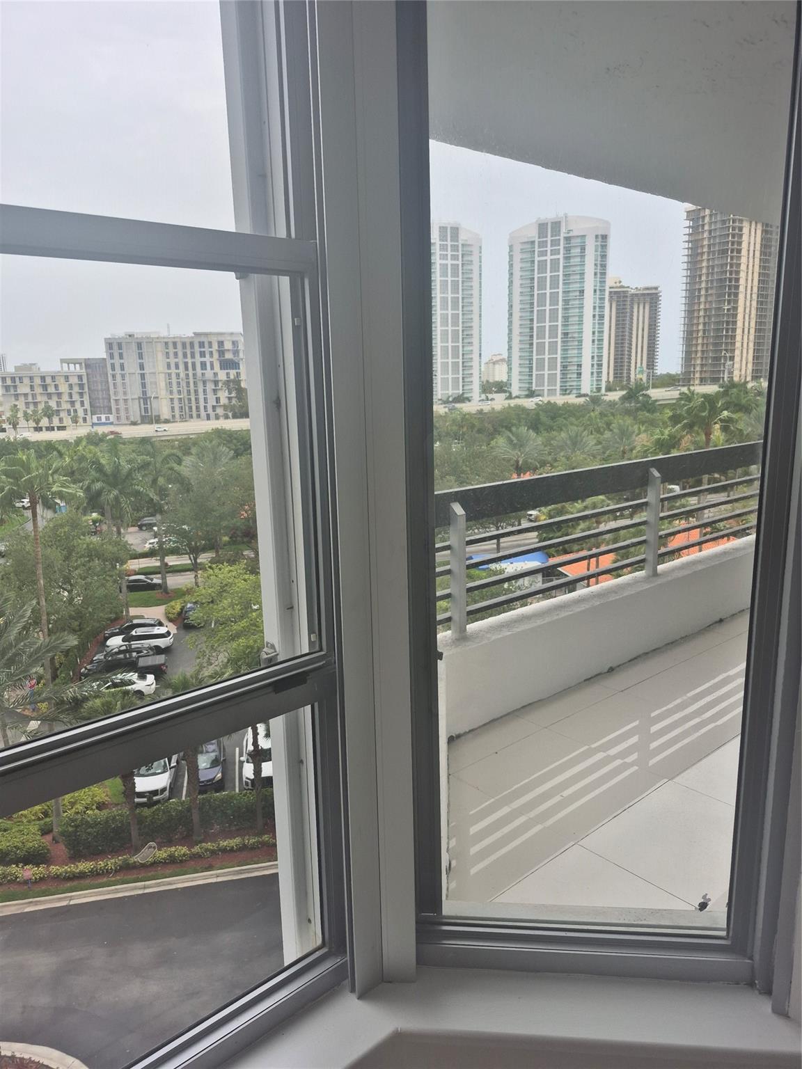 3600 Mystic Pointe Dr #811, Aventura FL 33180