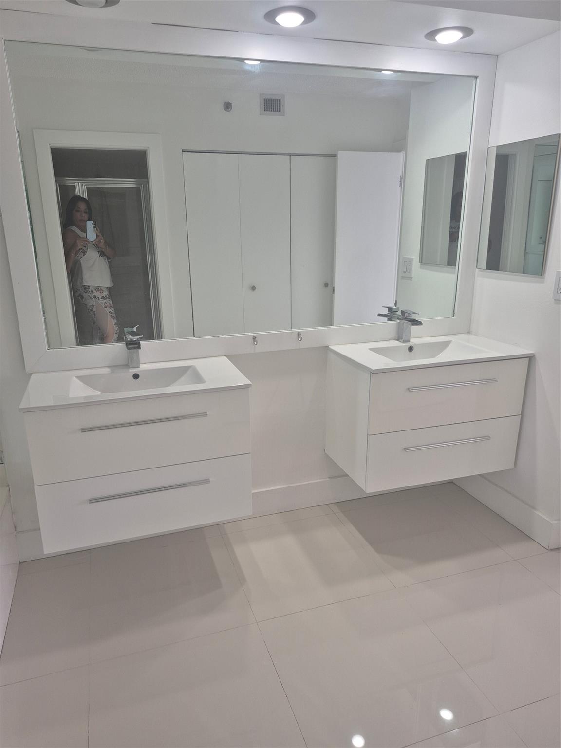 3600 Mystic Pointe Dr #811, Aventura FL 33180