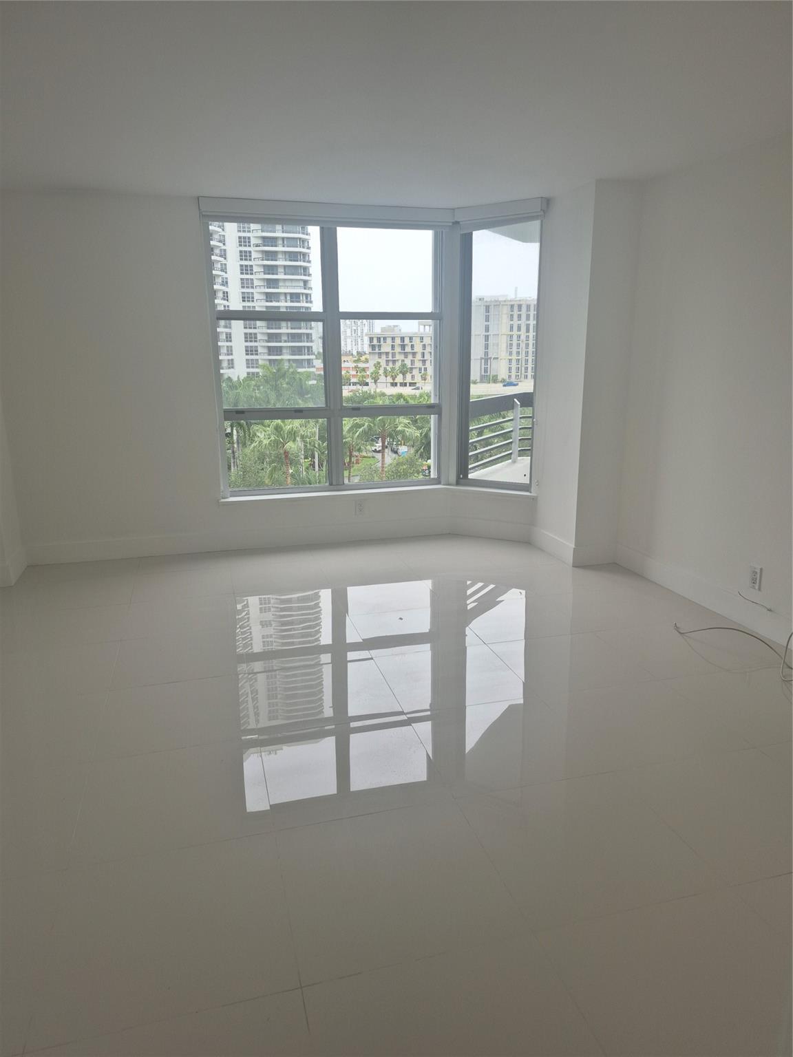 3600 Mystic Pointe Dr #811, Aventura FL 33180