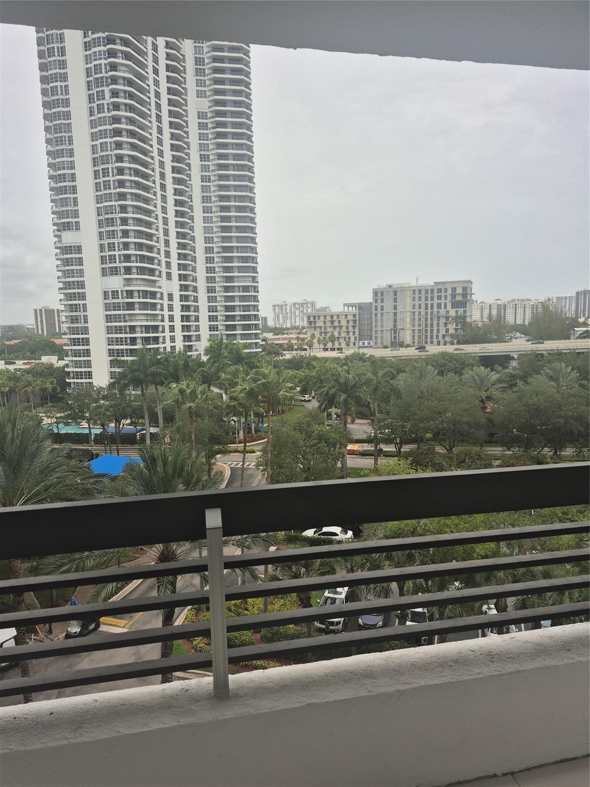 3600 Mystic Pointe Dr #811, Aventura FL 33180