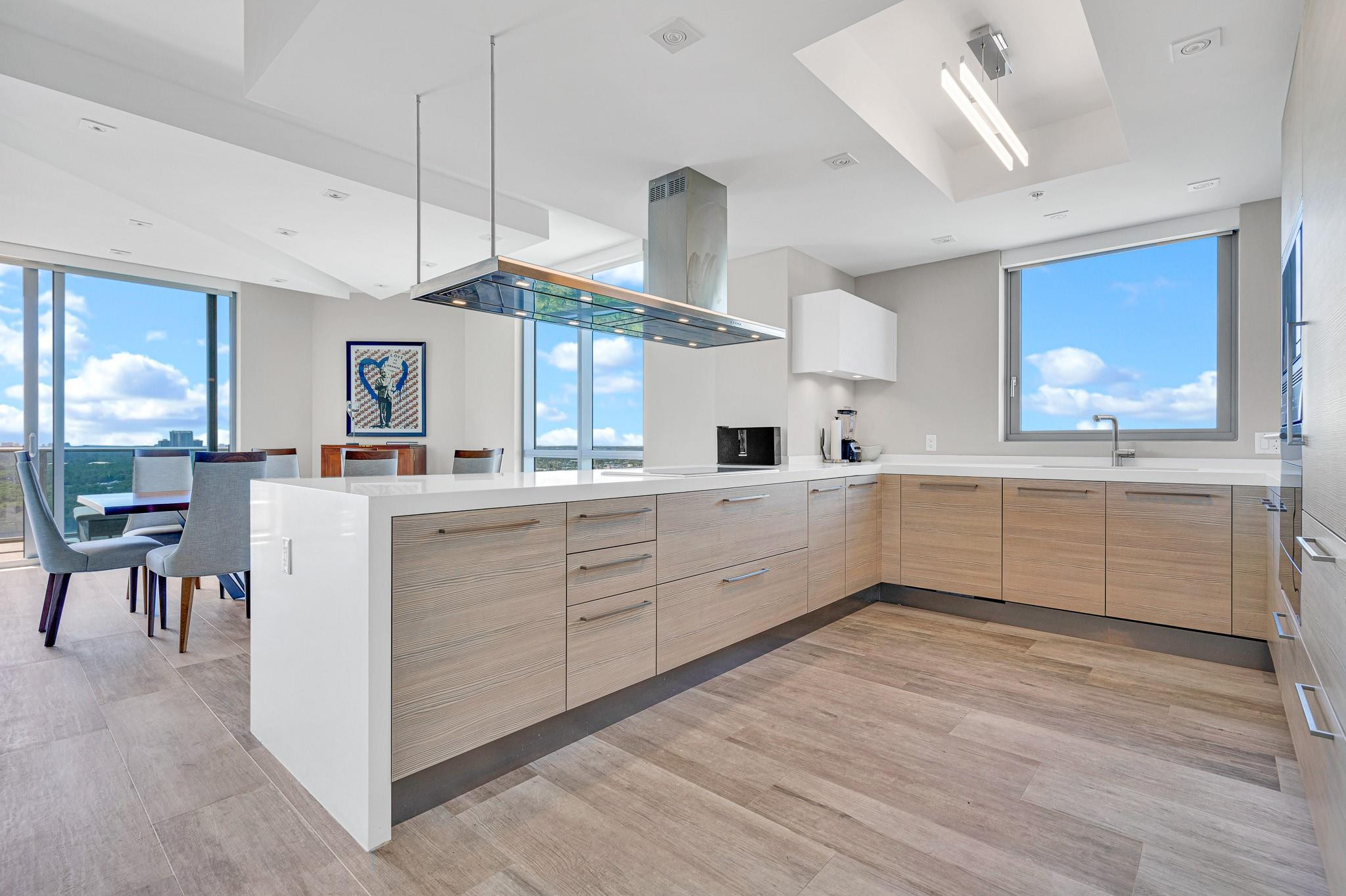 17111 Biscayne #1702, North Miami Beach FL 33160