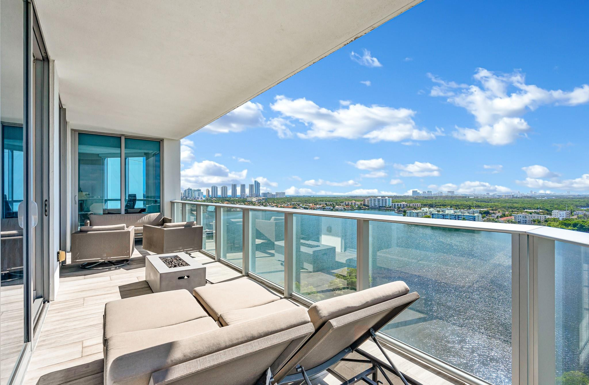 17111 Biscayne #1702, North Miami Beach FL 33160