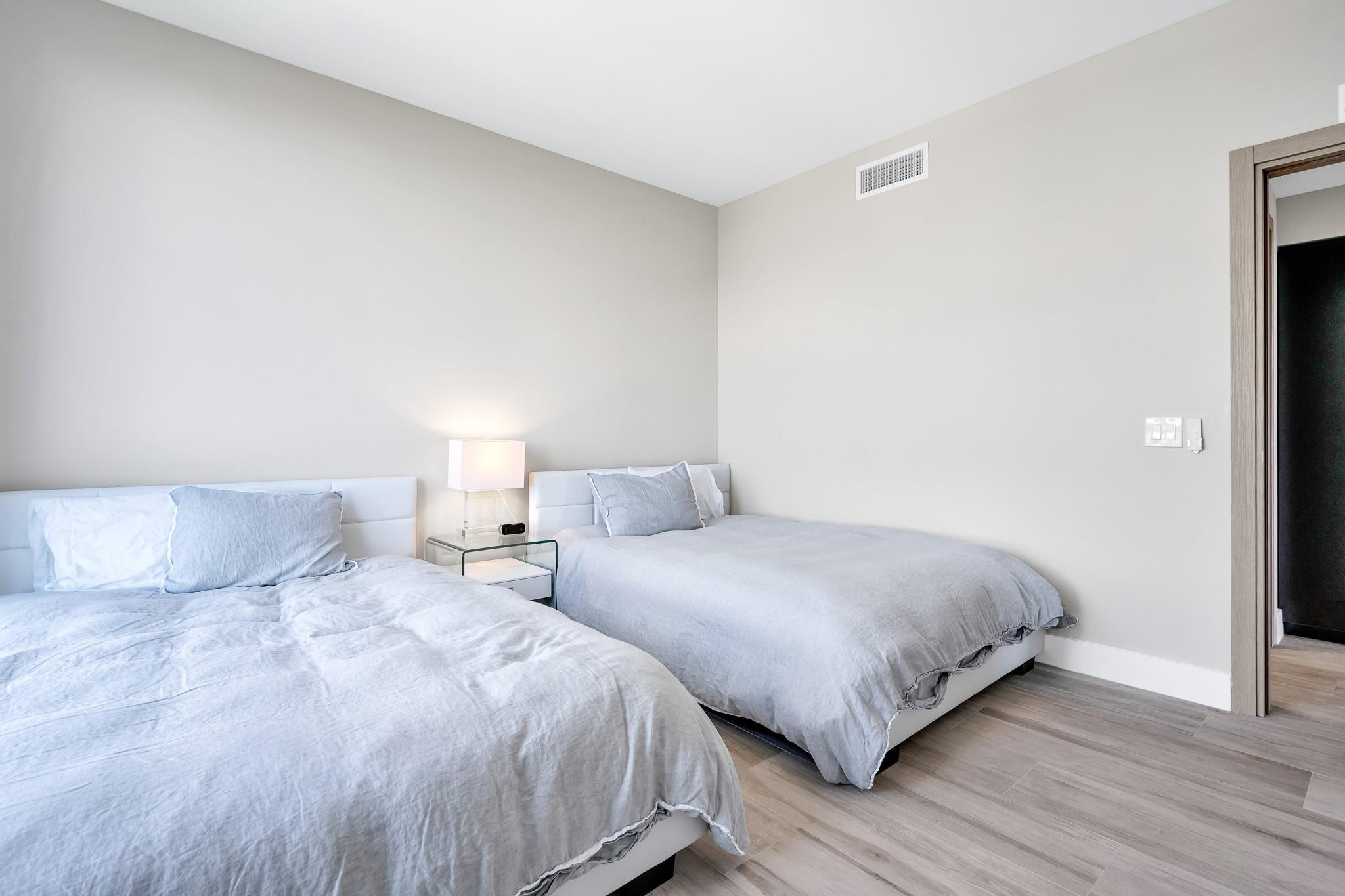 17111 Biscayne #1702, North Miami Beach FL 33160