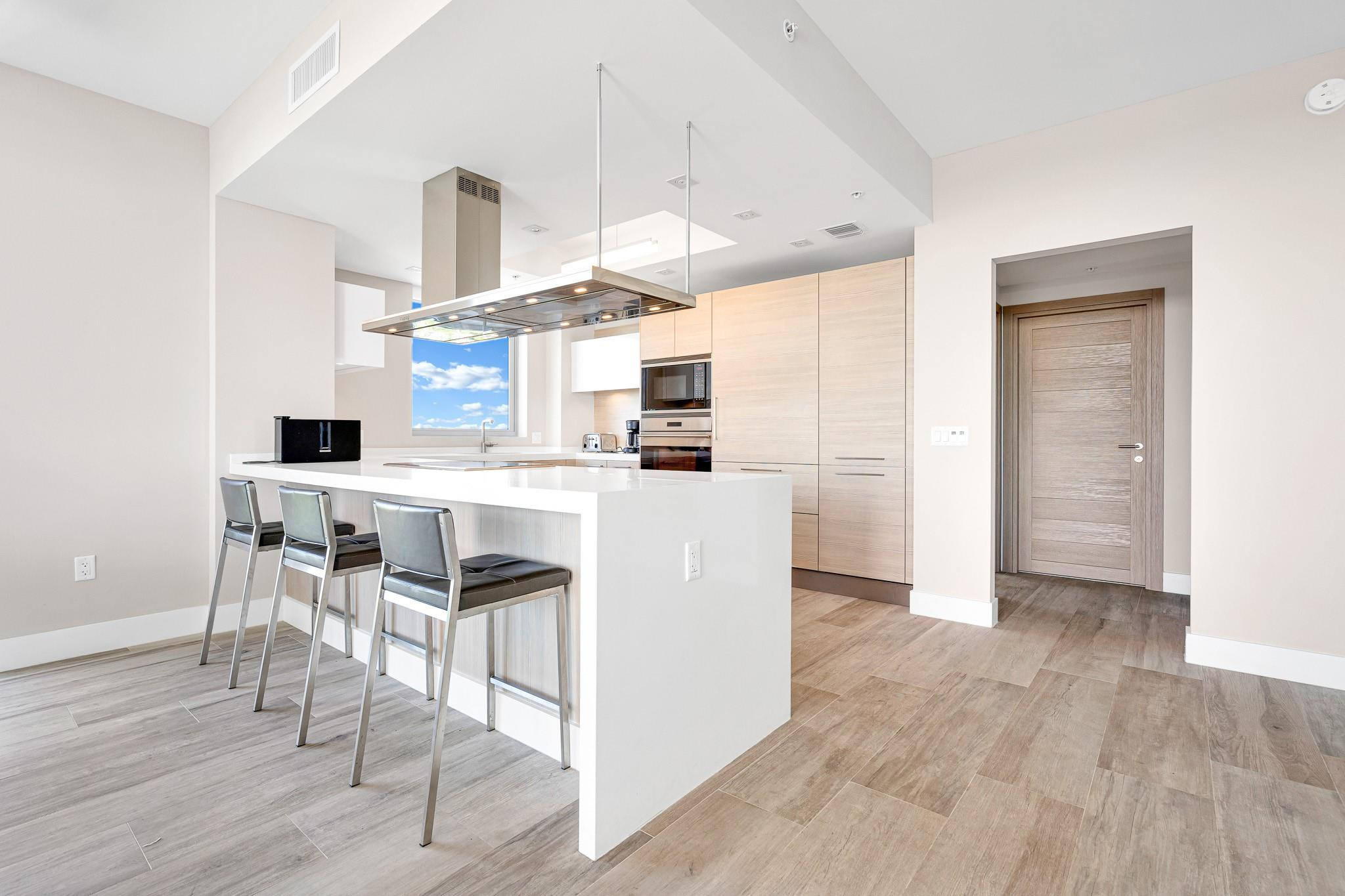 17111 Biscayne #1702, North Miami Beach FL 33160