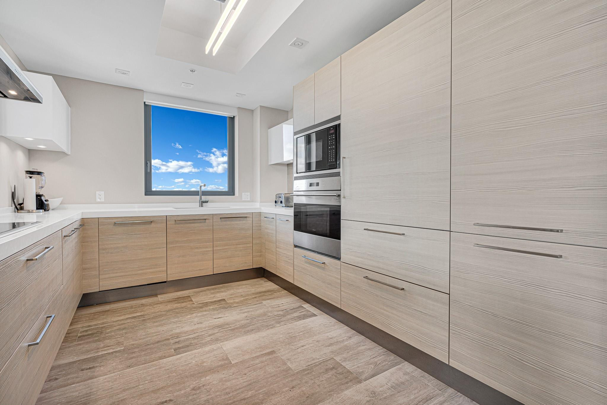 17111 Biscayne #1702, North Miami Beach FL 33160