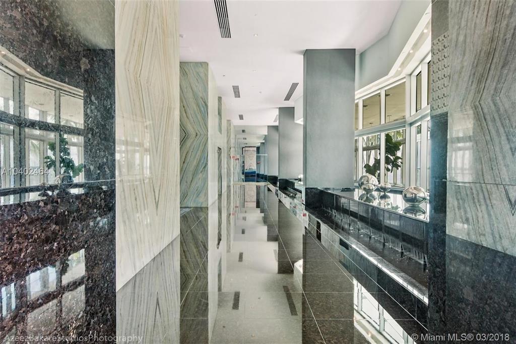 325 S Biscayne Blvd #UPH-14, Miami FL 33131