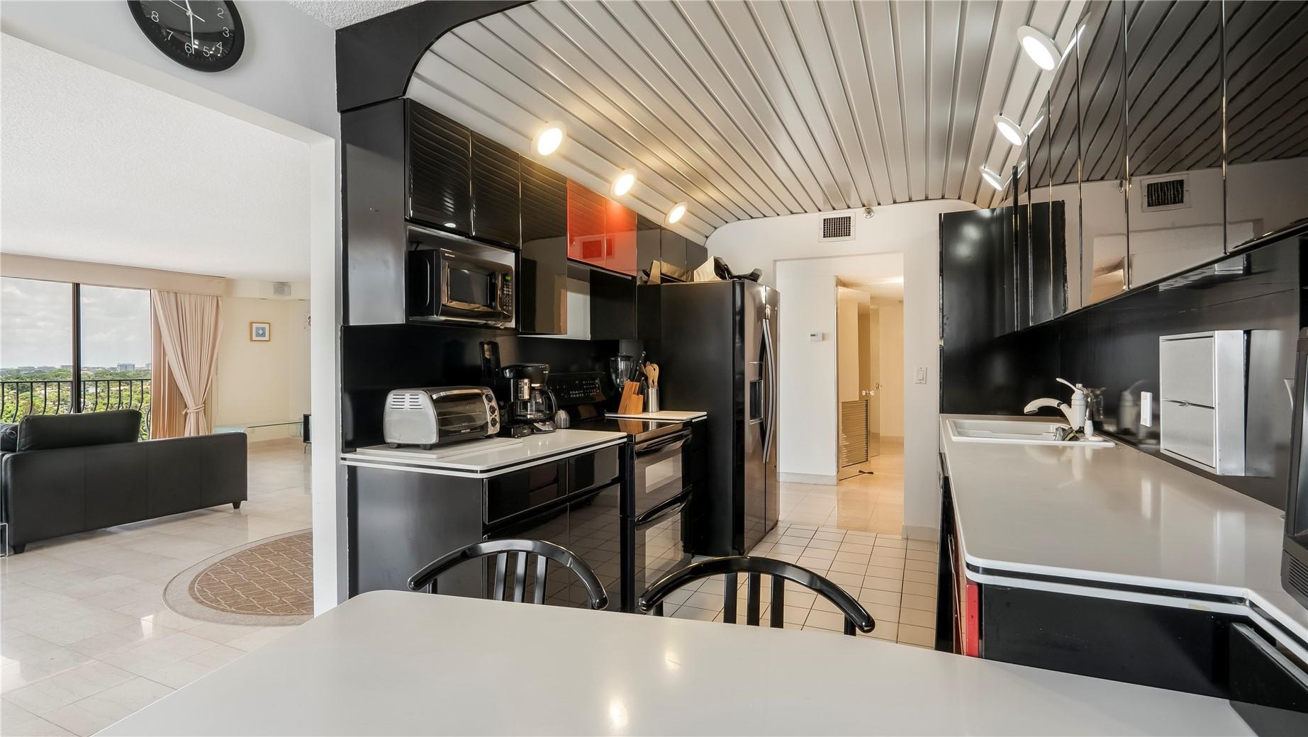 8877 Collins Ave #1107, Surfside FL 33154
