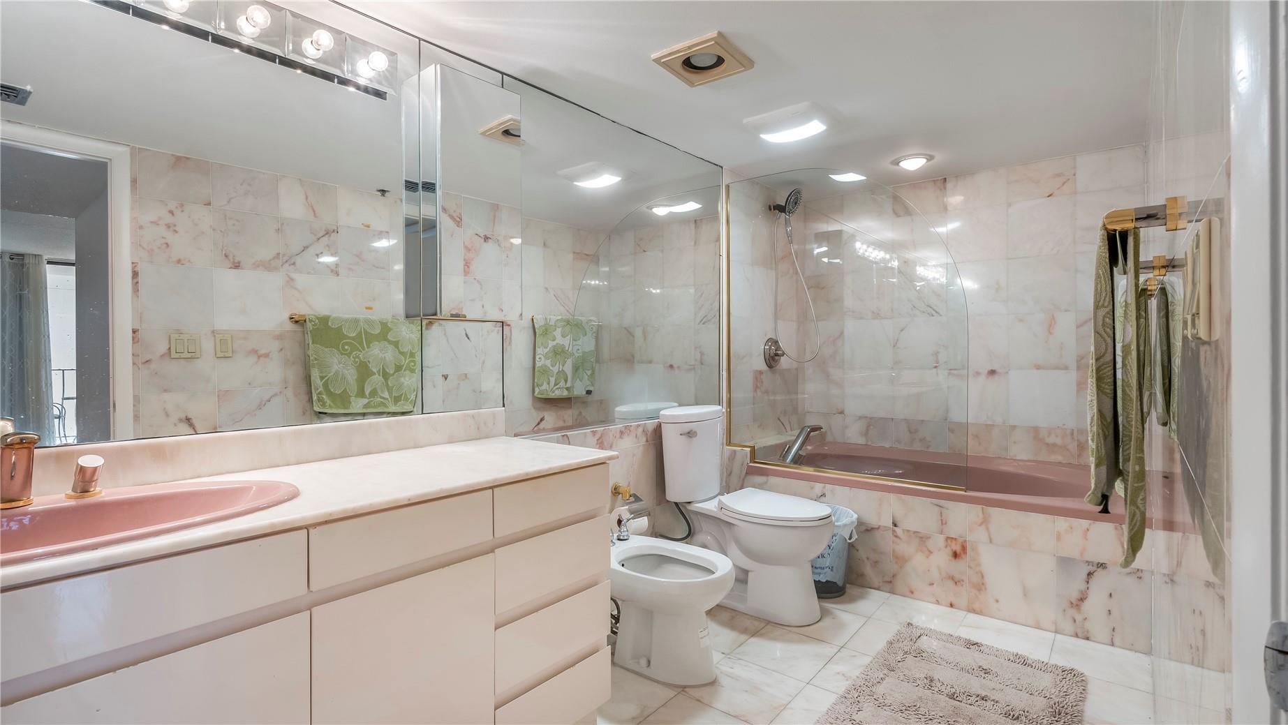 8877 Collins Ave #1107, Surfside FL 33154