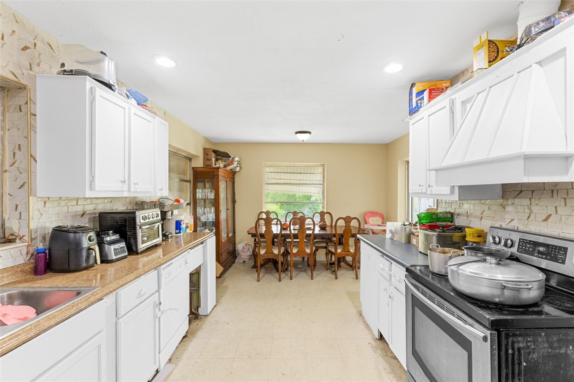 970 SW 67th, North Lauderdale FL 33068