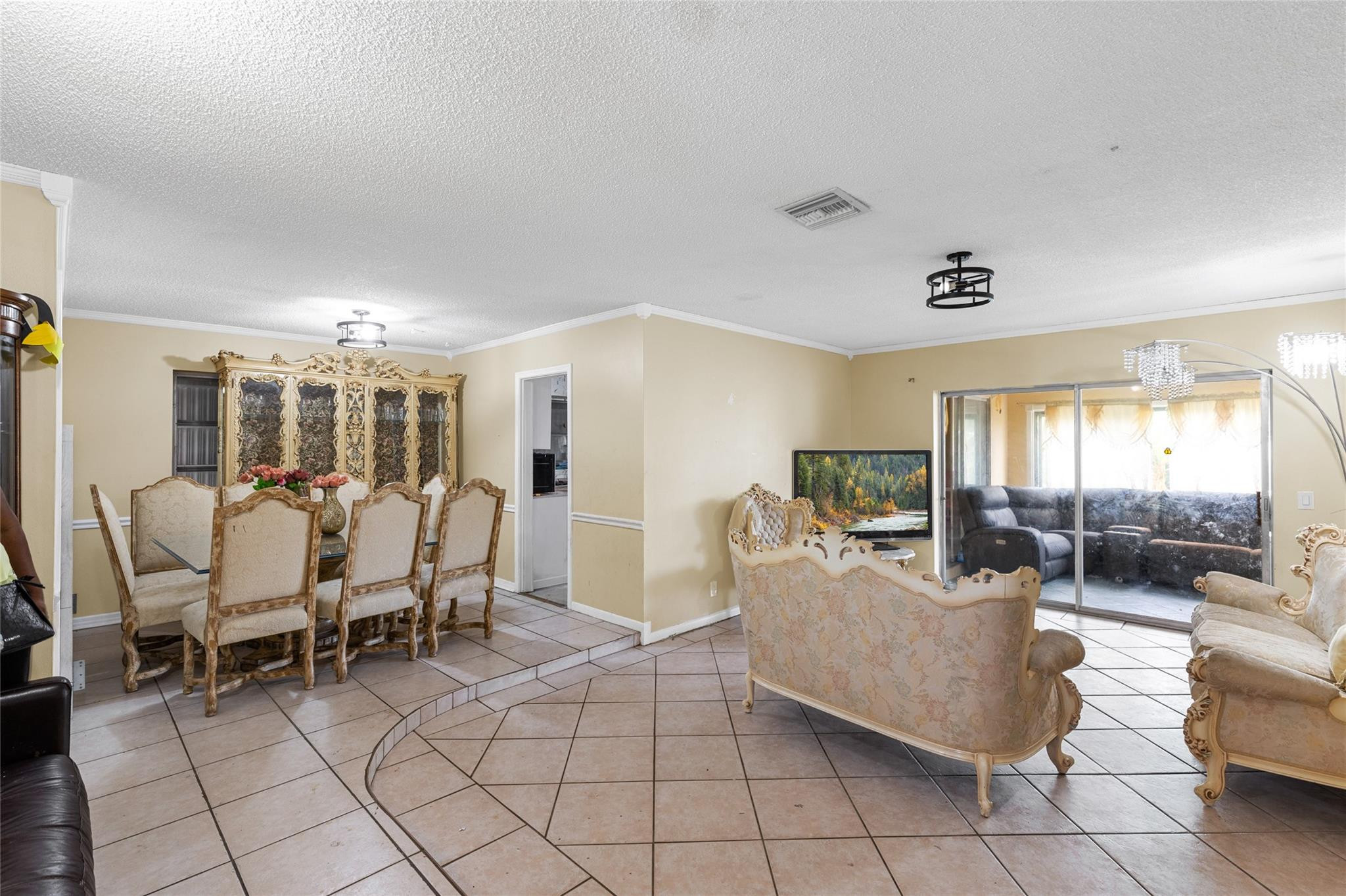 970 SW 67th, North Lauderdale FL 33068