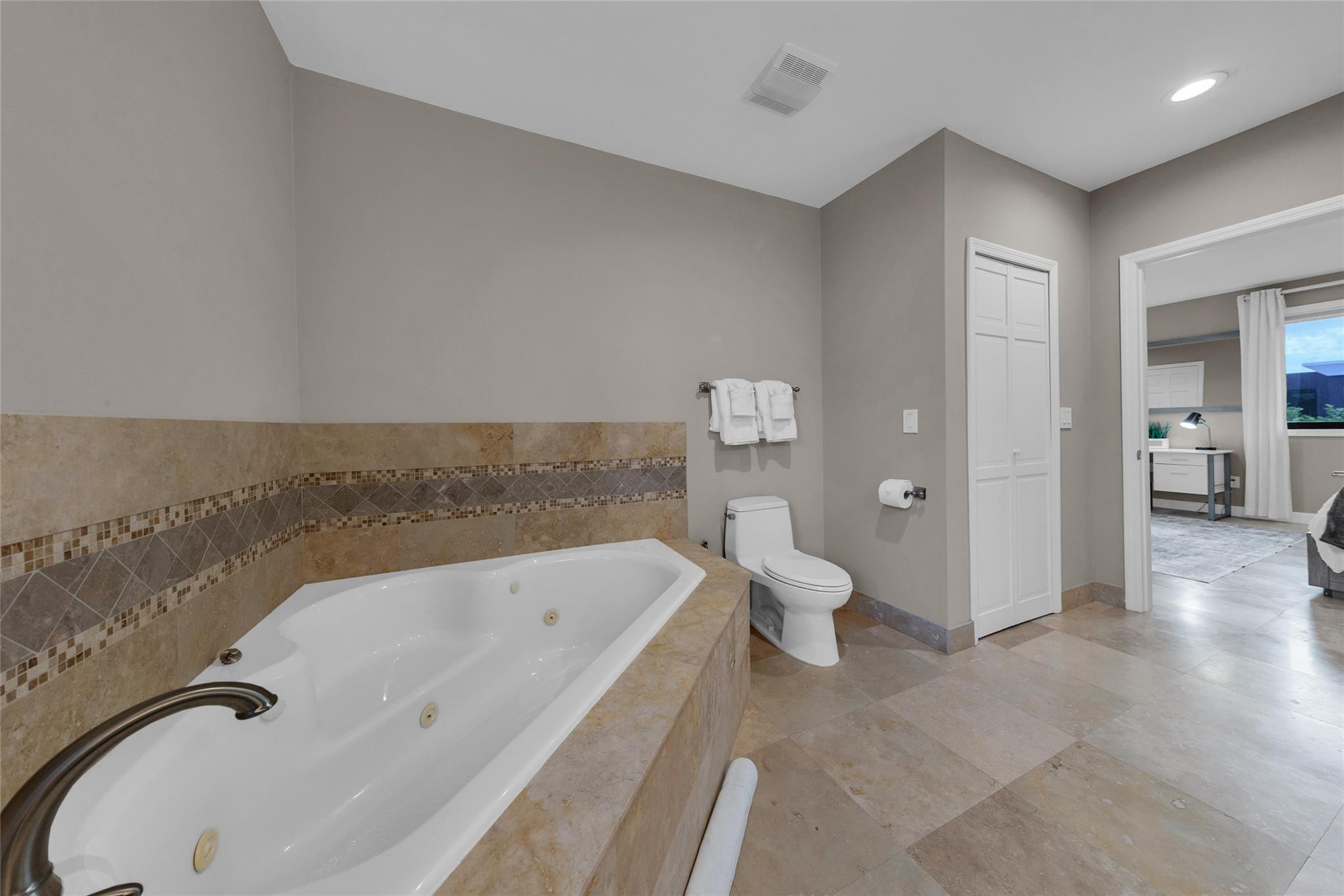 616 Riviera Isle, Fort Lauderdale FL 33308
