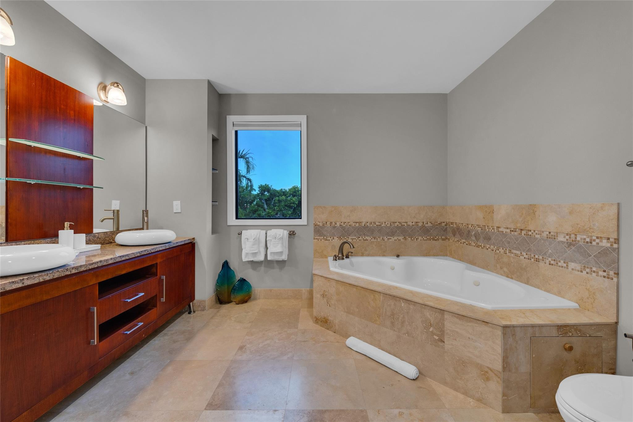 616 Riviera Isle, Fort Lauderdale FL 33308