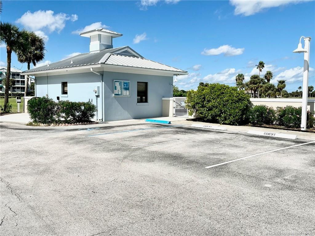 40 NE Plantation #208, Stuart FL 34996
