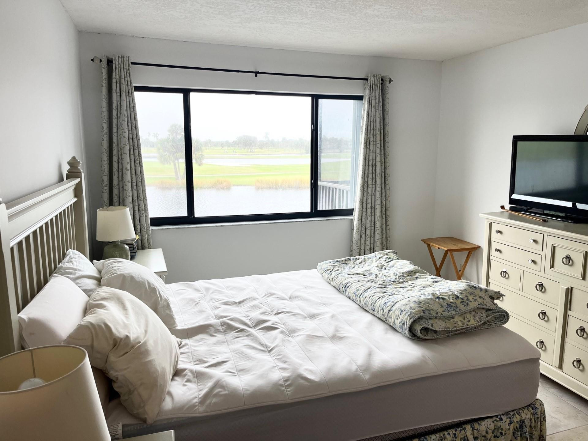 40 NE Plantation #208, Stuart FL 34996