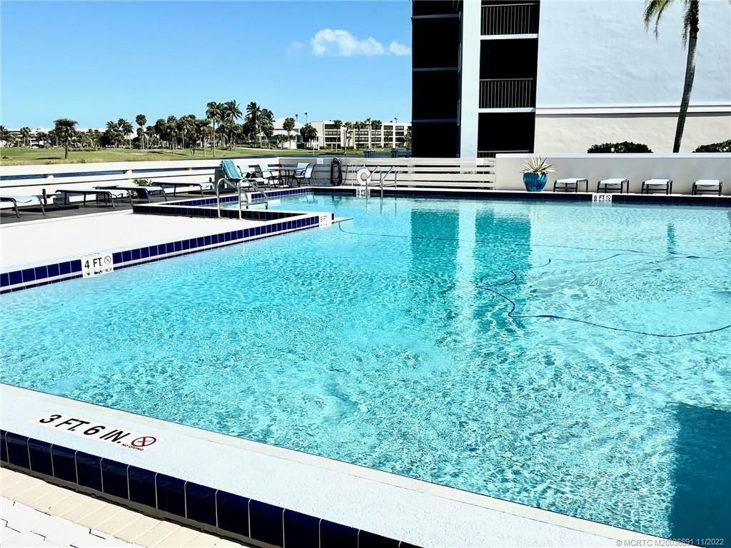 40 NE Plantation #208, Stuart FL 34996
