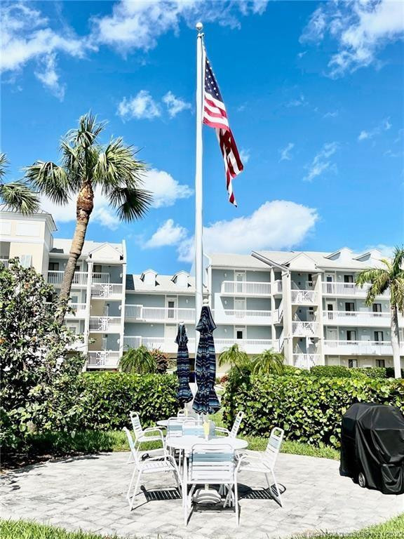 40 NE Plantation #208, Stuart FL 34996