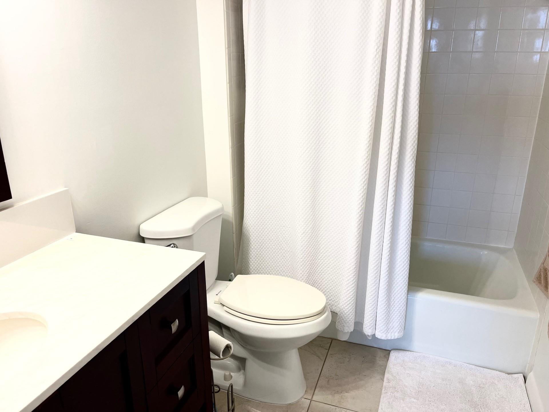 40 NE Plantation #208, Stuart FL 34996