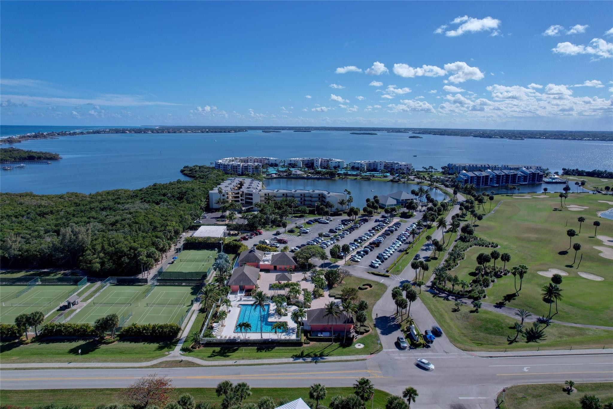 40 NE Plantation #208, Stuart FL 34996