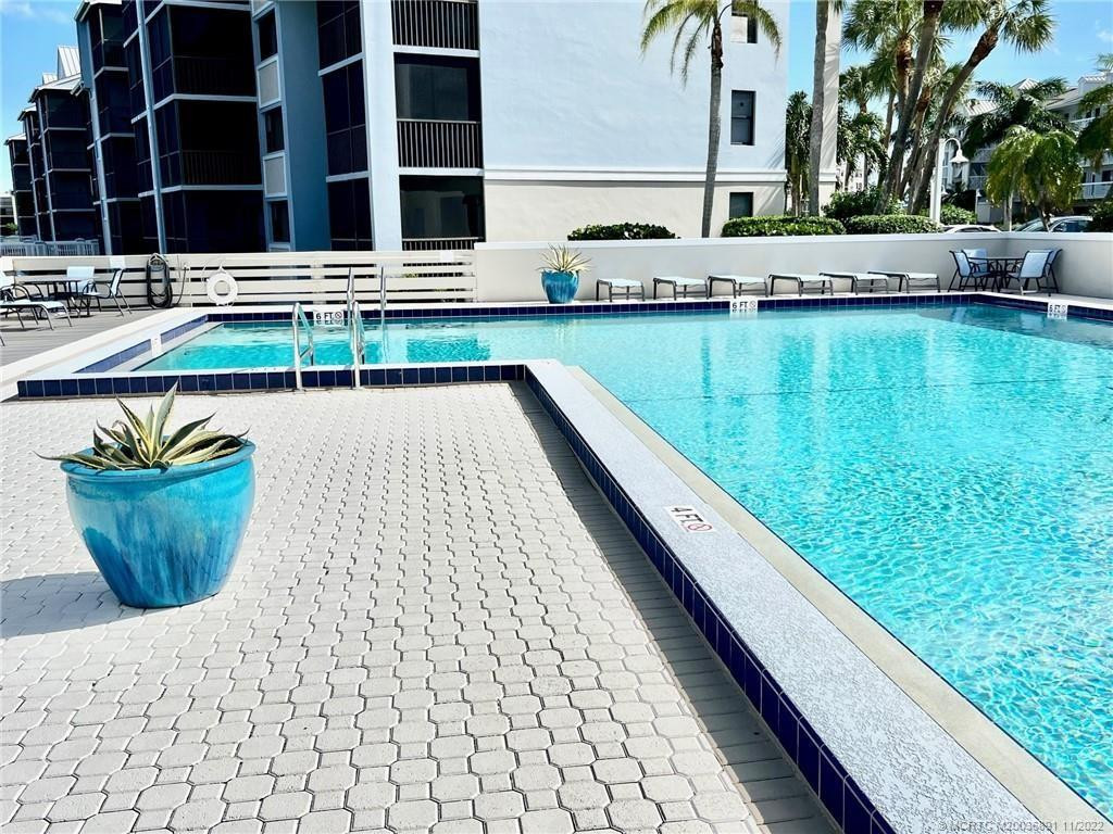 40 NE Plantation #208, Stuart FL 34996