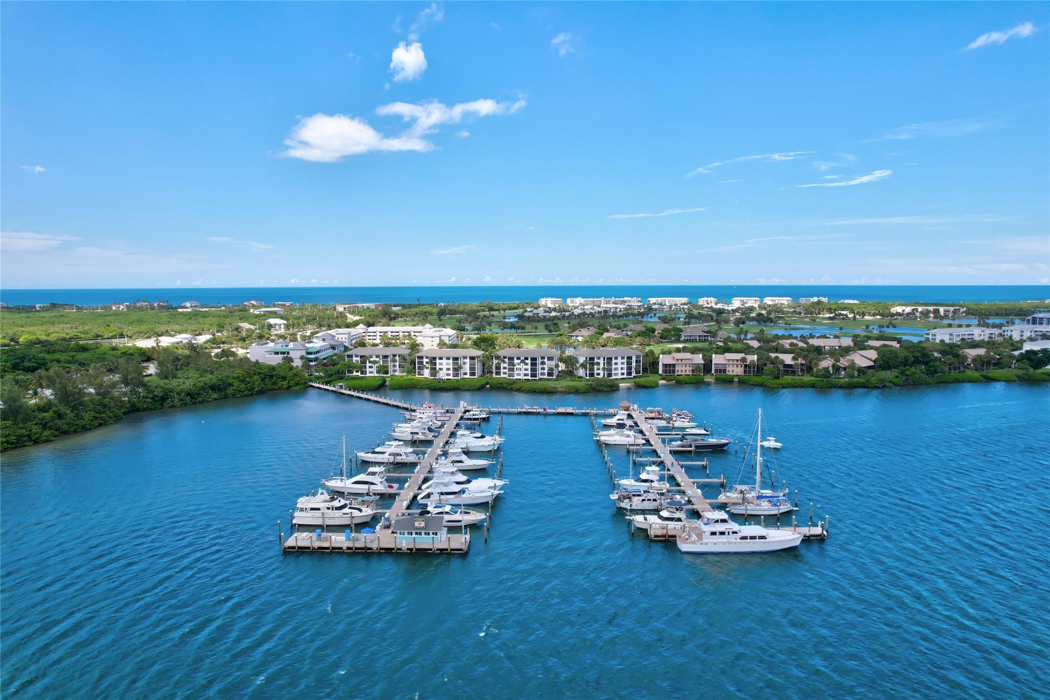 40 NE Plantation #208, Stuart FL 34996