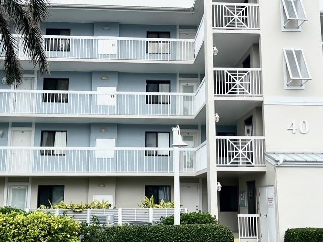 40 NE Plantation #208, Stuart FL 34996