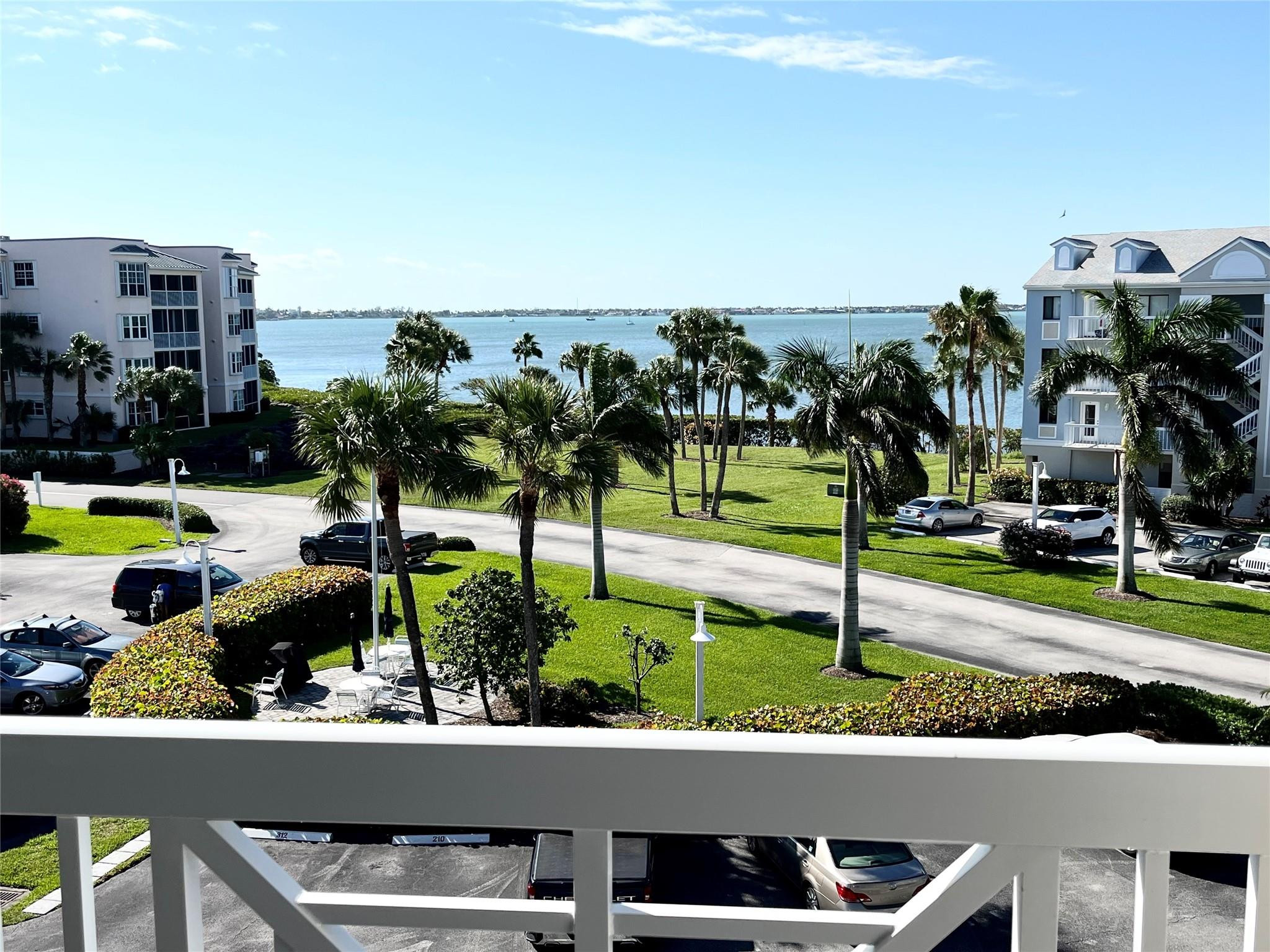 40 NE Plantation #208, Stuart FL 34996